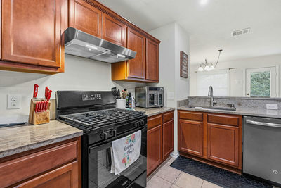 18512 Great Falls Dr — photo 4