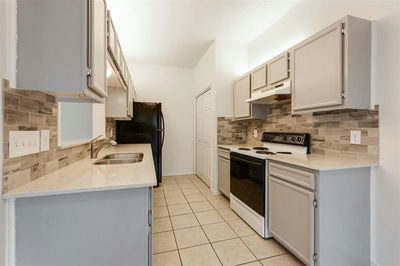 9100 Mountain Ridge Dr #105 — photo 5