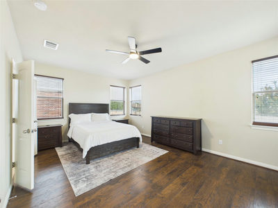 1070 Sussex Way — photo 4