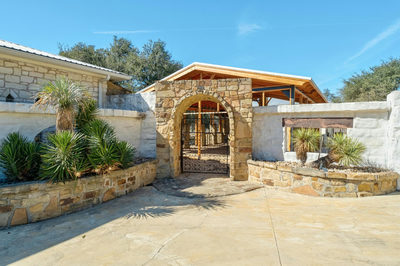 340 Barton Ranch Rd — photo 2