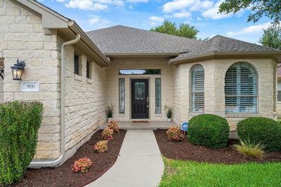 916 Heritage Oaks Bnd — photo 3