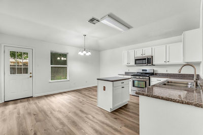 609 Golden Gate Dr — photo 3