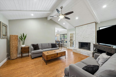208 Maple Dr — photo 2