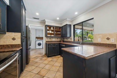 208 Maple Dr — photo 3