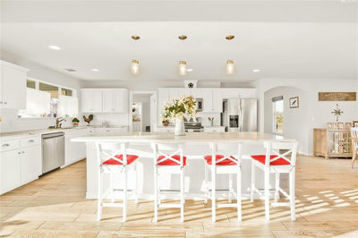 220 Three Creeks Dr — photo 3