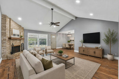 700 Woodview Dr — photo 2