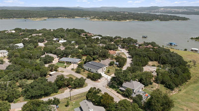 21408 Lakefront Dr — photo 2