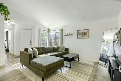 11904 Sunhillow Bnd — photo 2