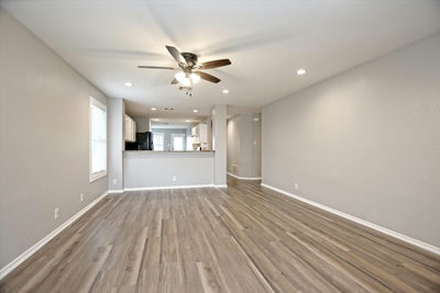 400 Ashbury Dr — photo 5