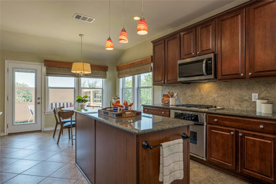 2412 Guara Dr — photo 3