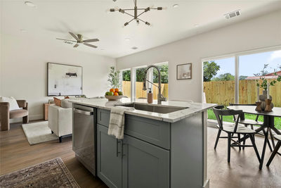 303 Hackberry Ln — photo 3