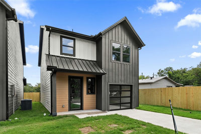 303 Hackberry Ln — photo 2
