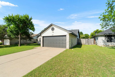 611 Clearcreek Dr — photo 2