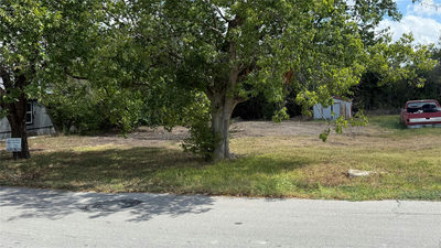 602 Burkett St — photo 2