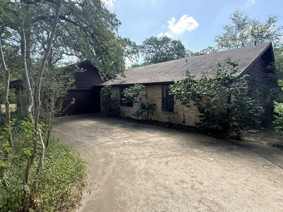 109 Pine Cone Ln — photo 3