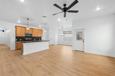 584 Gus Loop — photo 4