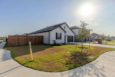 1325 Alana Falls Ave — photo 5