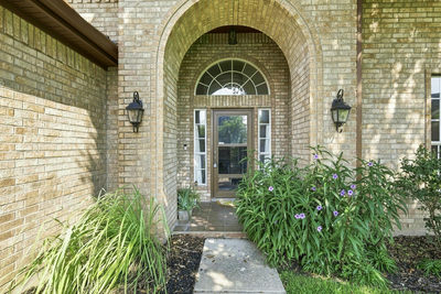 302 N Carriage Hills Dr — photo 2