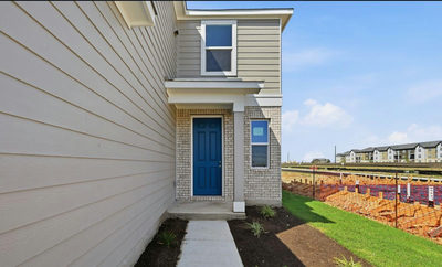 1002 Golden St — photo 4