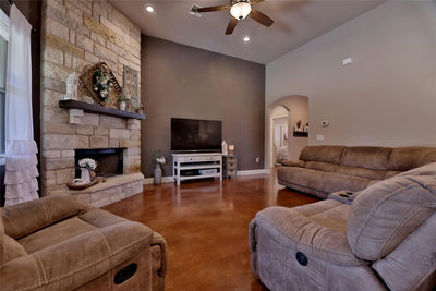 220 Angela Dr — photo 5