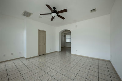 8901 Parkfield Dr — photo 3