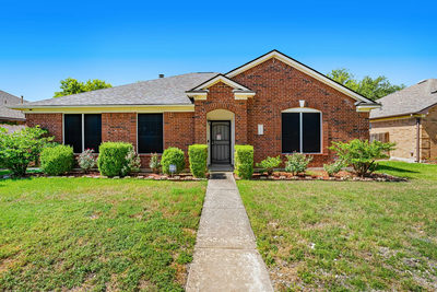 1121 Black Locust Dr — photo 2
