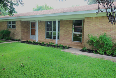 741 W Bell St — photo 2