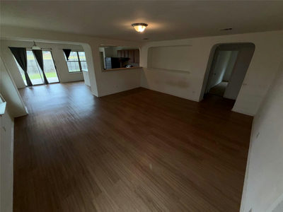 621 Dark Tree Ln — photo 2