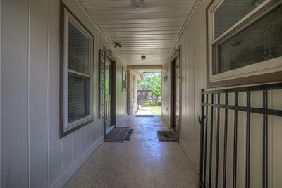 1422 Oakridge Ln — photo 3