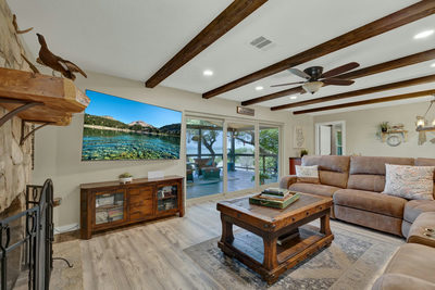 1422 Oakridge Ln — photo 3