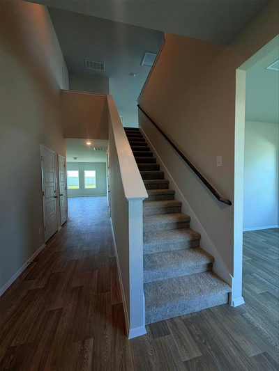 2421 Winding Creek Rd — photo 2