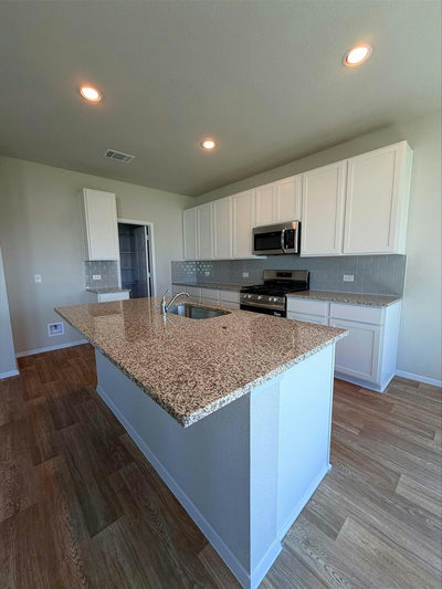 2421 Winding Creek Rd — photo 3