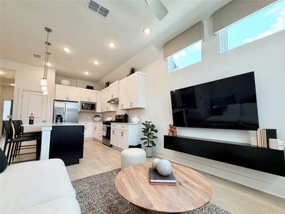 200 W 56th St #7104 — photo 5