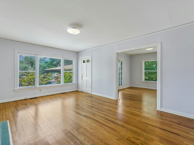 2323 Hartford Rd — photo 3