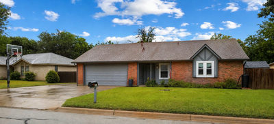 608 Andover Dr — photo 3
