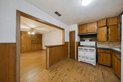 207 Woodward St — photo 4