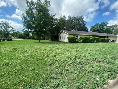 605 E Kerr St E — photo 2