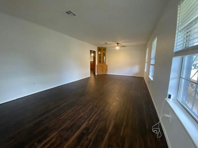 605 E Kerr St E — photo 4