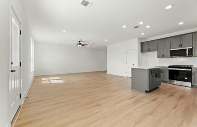 221 Groveland Dr — photo 4