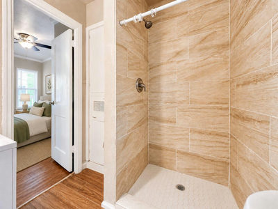 204 E 30th St #101 — photo 5