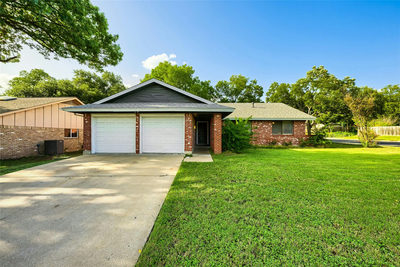 1300 Neans Dr — photo 2