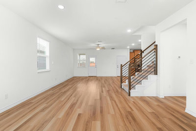 223 Flowers Ave — photo 4