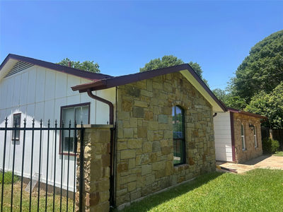 1909 Heathwood Cir — photo 3