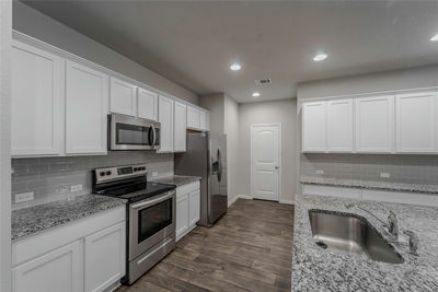501 Naset Dr — photo 5