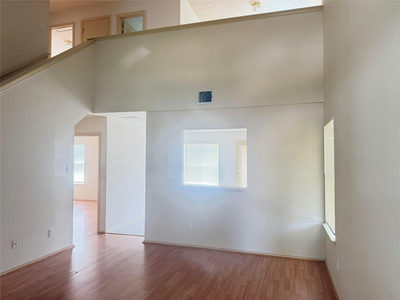 902 Moser River Dr — photo 2