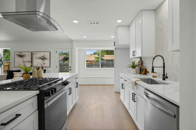 7901 Woodcroft Dr — photo 5