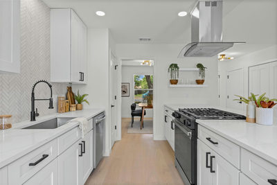 7901 Woodcroft Dr — photo 4