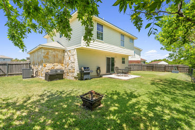 704 Honeysuckle Dr — photo 3