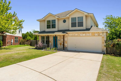 704 Honeysuckle Dr — photo 2