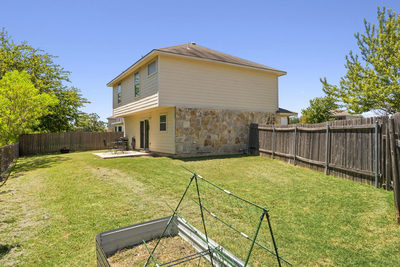 704 Honeysuckle Dr — photo 4